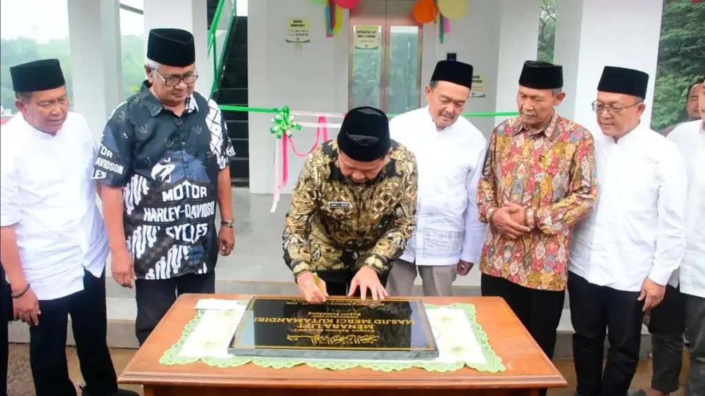 Permudah Beribadah, Masjid Merci Tanjungsari Memiliki Fasilitas Lift