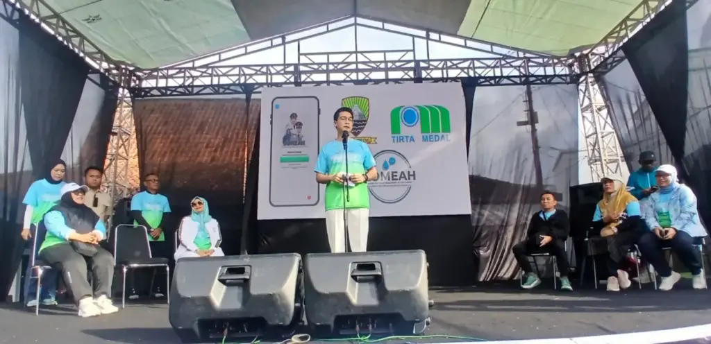 Perumda Air Minum Tirta Medal Luncurkan Aplikasi SOMEAH dan Gerakan Tanam Pohon   