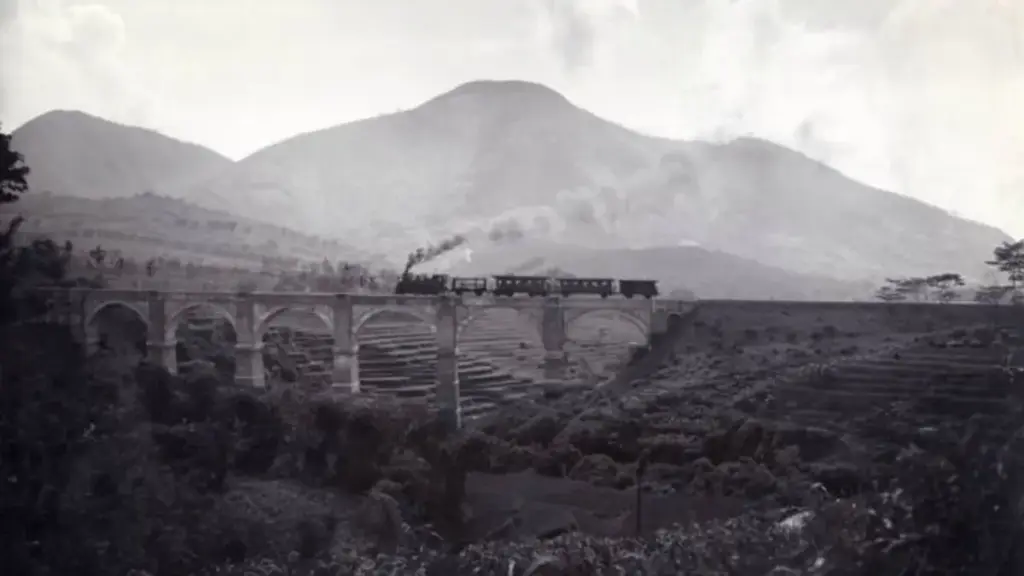 Jejak Roda Kereta di Atas Jatinangor: Menelusuri Sejarah Jembatan Cincin