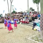 Menunggu Azan Bersama Cepot, Ketika Budaya dan Ramadan Saling Menguatkan di Geoteater Rancakalong