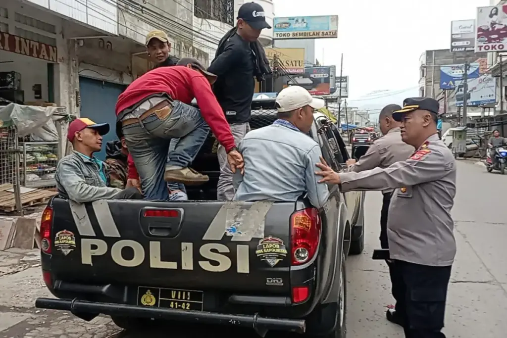 Resahkan Warga, 10 Preman Pasar Diamankan Polisi
