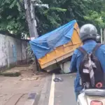 Truk Terjeblos di Jalan Brigjen Katamso Slipi, Kemacetan Dilaporkan Terjadi Sejak Malam Hari