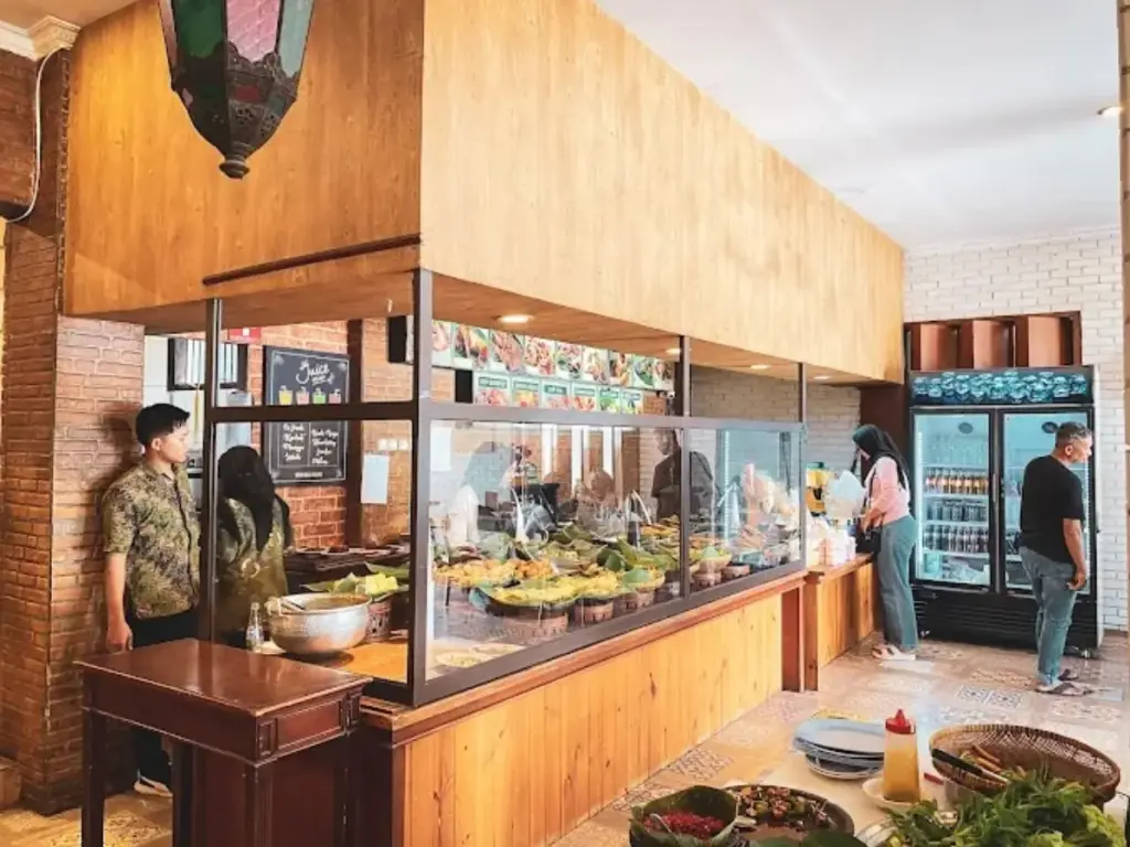 Rumah Makan Khas Sunda Sukahati: Tempat Sederhana dengan Rasa Istimewa yang Membuat Pengunjung Selalu Kembali