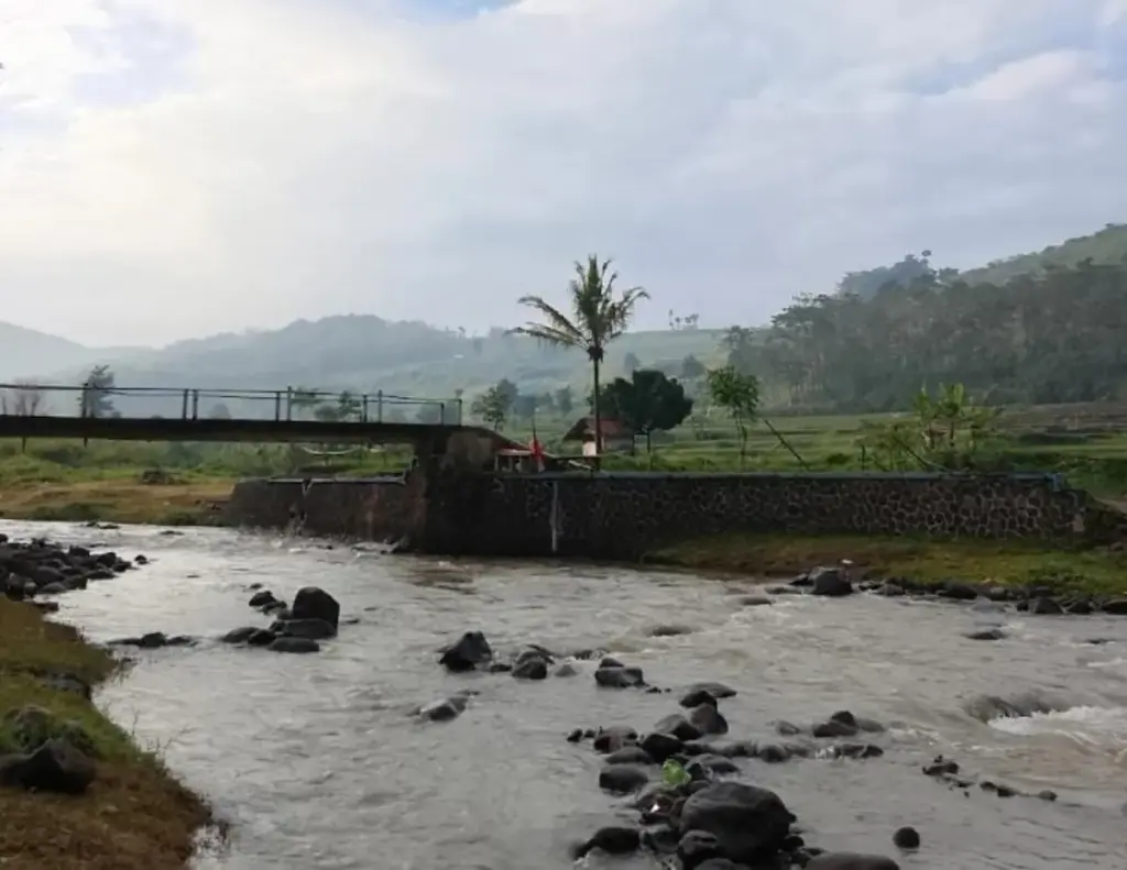 Bendungan Rahasia di Cimanggung: Surga Tersembunyi yang Mungkin Belum Kamu Ketahui!