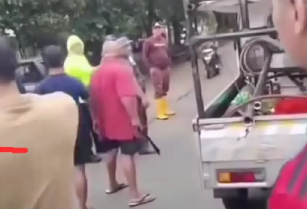 Detik-Detik Mencekam: PKL Hadang Wali Kota Bekasi dengan Golok di Teluk Pucung