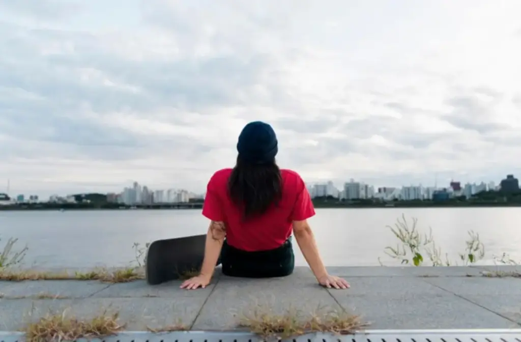 Move On Bukan Sekadar Lupa: Seni Menemukan Kembali Dirimu yang Hilang.