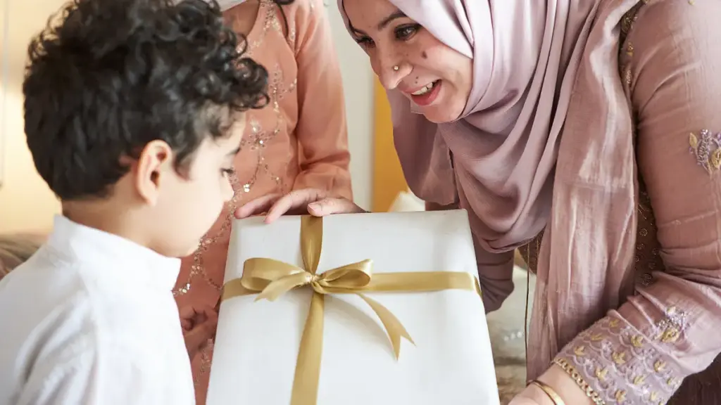 THR Nggak Harus Uang! Ini 15 Ide Kado Lebaran yang Lebih Berkesan