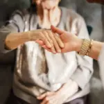 Ternyata Ini Alasan Kenapa Momen Lebaran yang Bahagia Justru Sering Dihadiri Rasa Menyesakkan