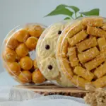 Di Balik Toples Bening: Menyimpan Filosofi Kehidupan dalam Sebutir Kue Lebaran