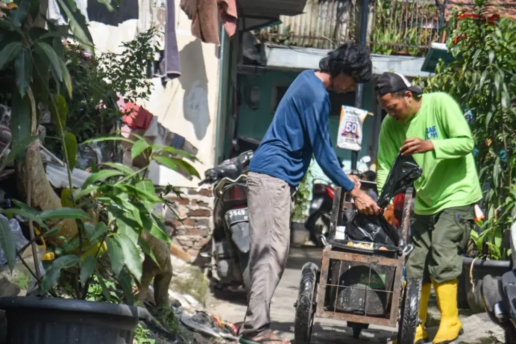 Jemput dan Olah Sampah Organik