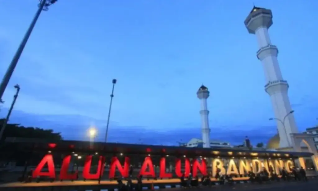 Ngabuburit di Jantung Kota, Spot Ikonik Bandung yang Selalu Ramai Jelang Berbuka