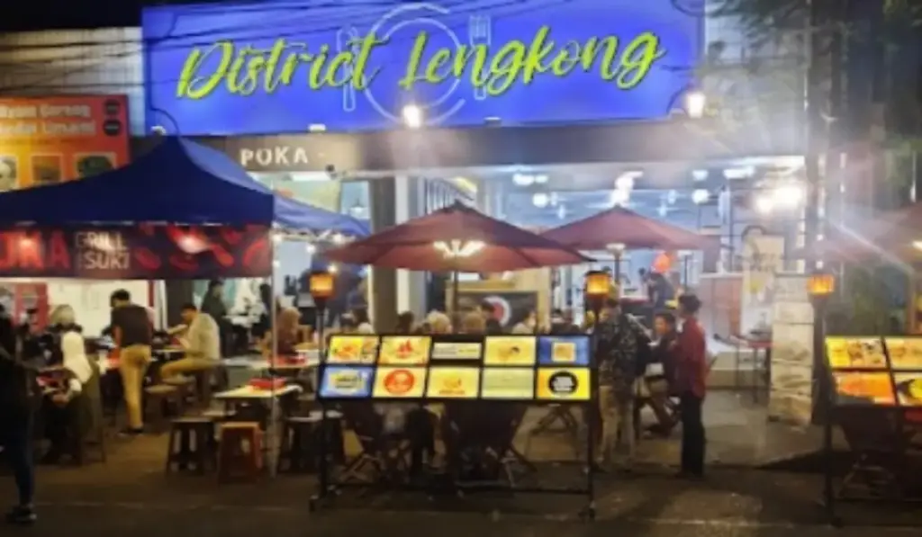Ngabuburit di Alun-alun Bandung? Ini 2 Spot Favorit Berburu Takjil Terdekat!