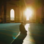 Mengenal I’tikaf, Momen ‘Pause’ dari Ramainya Duniawi dan Fokus Tenang di Penghujung Bulan Suci