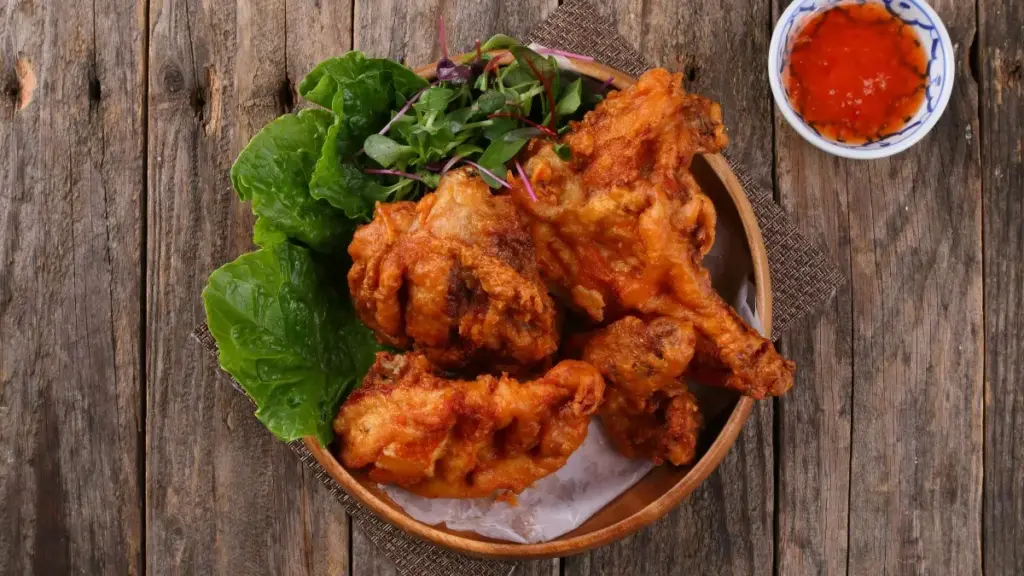 Ayam Goreng Bawang Putih, Menu yang Jadi Primadona untuk Buka Puasa & Sahur