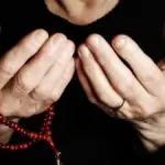 Langkah praktis melakukan self-reset atau perubahan diri yang positif selama bulan suci Ramadan.