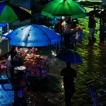 Ilustrasi - Berburu takjil di kota Bandung