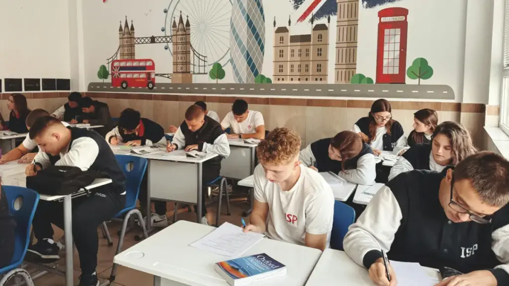 Ilustrasi murid-murid yang sedang belajar di dalam kelas