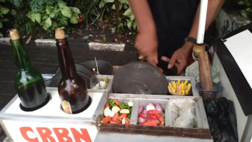 Aroma, Senja, dan Manisnya Takjil: Cerita Ramadhan dari Jembatan Opat