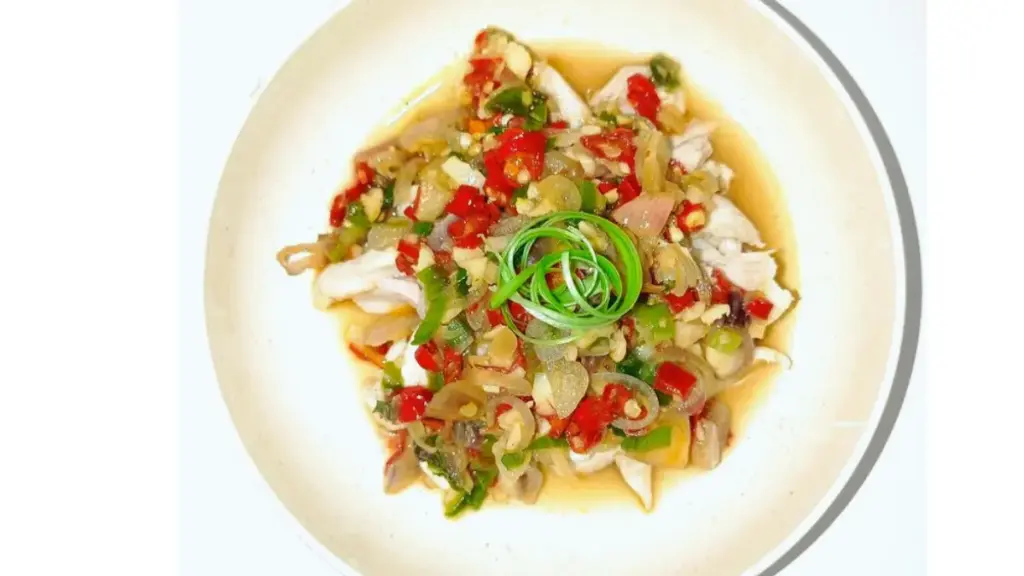 Resep Ayam Rebus Siram Cabai Menu Buka Puasa Simpel yang Bikin Nagih!