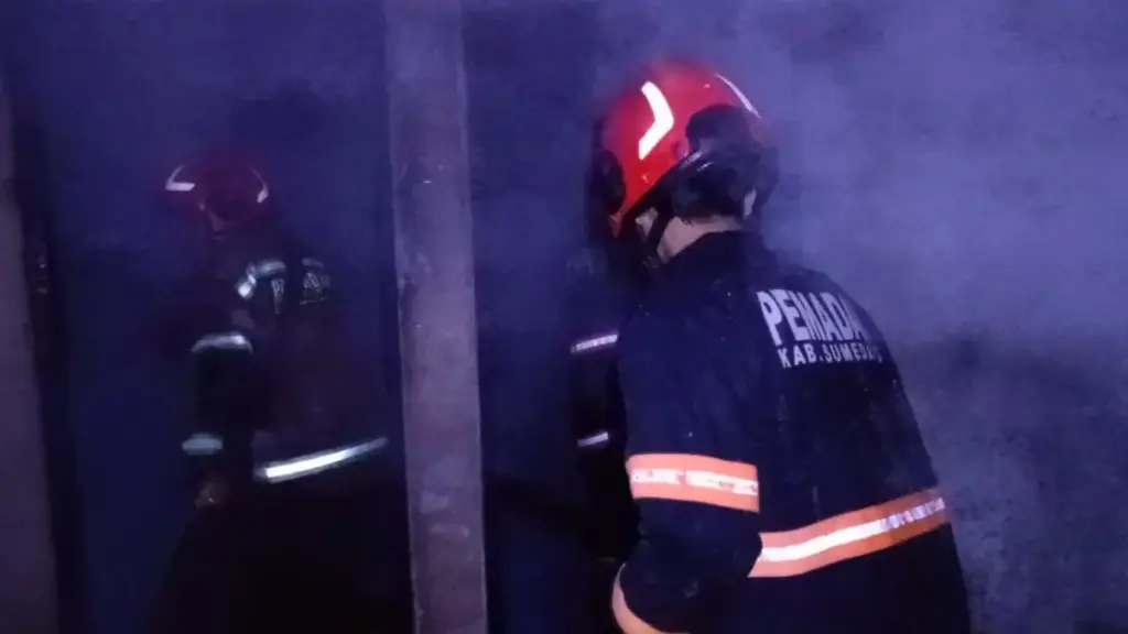 Rumah Warga di Tanjungsari Sumedang Terbakar, Kerugian Ditaksir Rp350 Juta