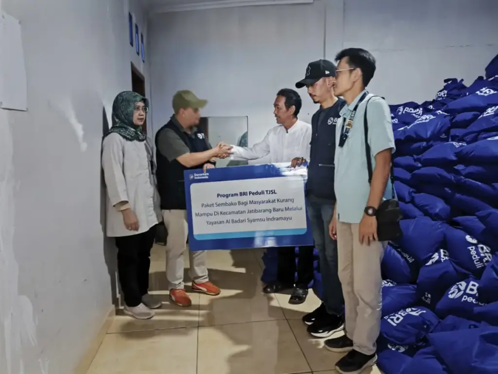 Sinergi BRI RO Bandung dan BO Jatibarang: Salurkan 5.000 Paket Sembako untuk Masyarakat Kurang Mampu