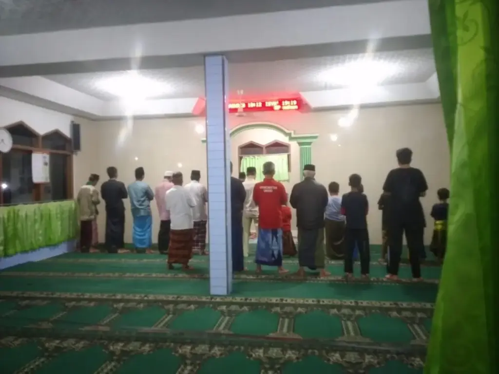 Shalat Gerhana Bulan di Masjid Al-Falah, Desa Tanjungmekar