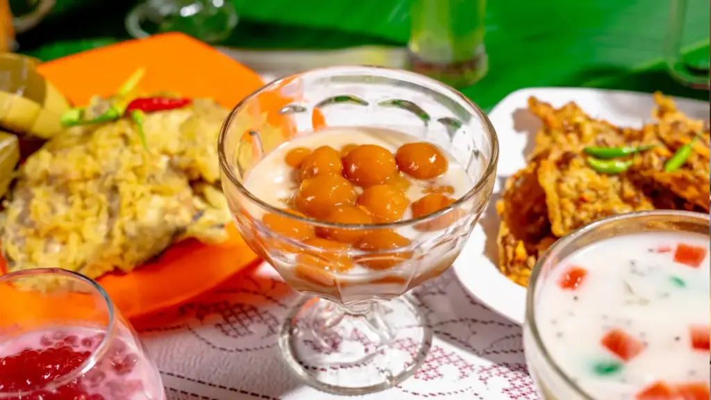 Menelusuri Jejak Tradisi dalam Semangkuk Takjil Khas Berbagai Penjuru Indonesia