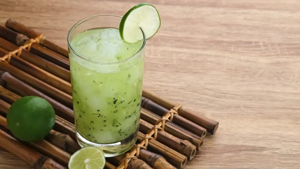 Sering Berbuka dengan Es Teh Manis? Hati-Hati! Ini Risiko dan 5 Minuman Alternatif yang Lebih Sehat