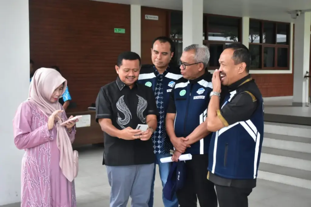 Pantau Arus Mudik dari Genggaman, Sumedang Luncurkan Aplikasi LRT untuk Tol Cisumdawu dan Pos Layanan