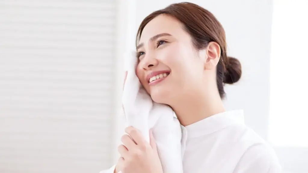 Kulit Sehat dan Cerah di Hari Raya: Tips Perawatan Wajah Menjelang Lebaran