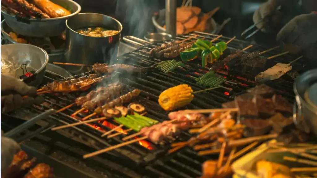 Nikmatnya Berburu Street Food di Malam Takbiran