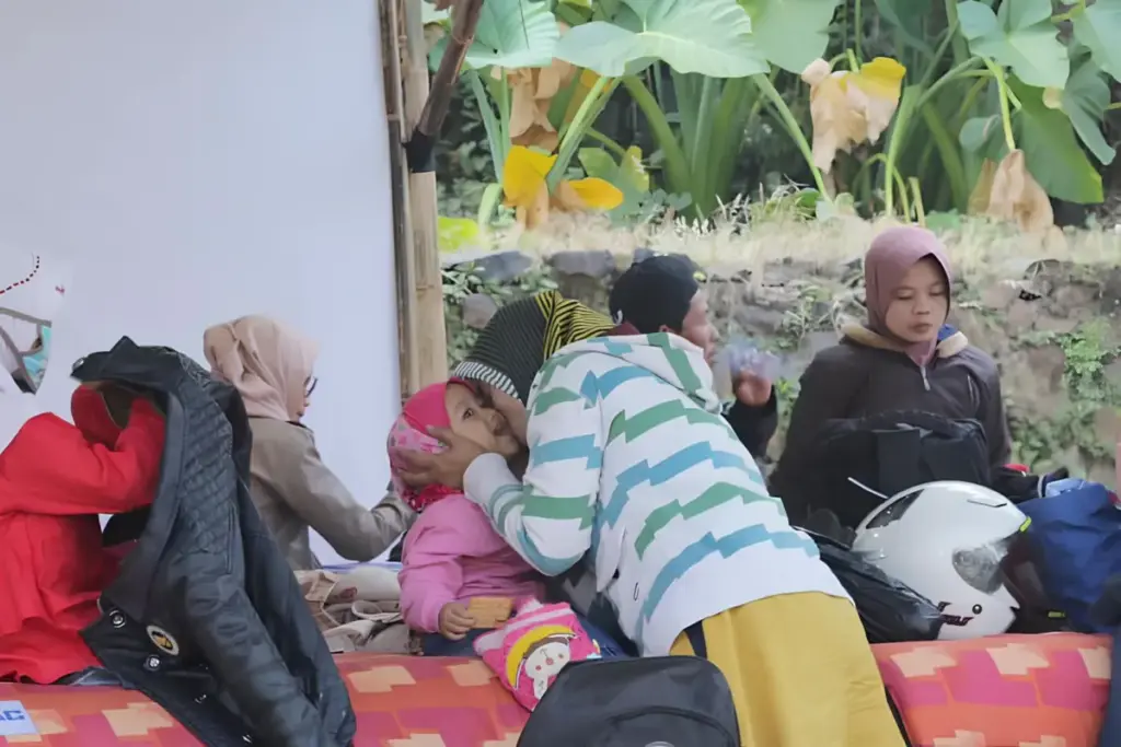 Masjid Darussalam menjadi lebih dari sekadar tempat ibadah. Masjid ini menjelma sebagai titik persinggahan yan