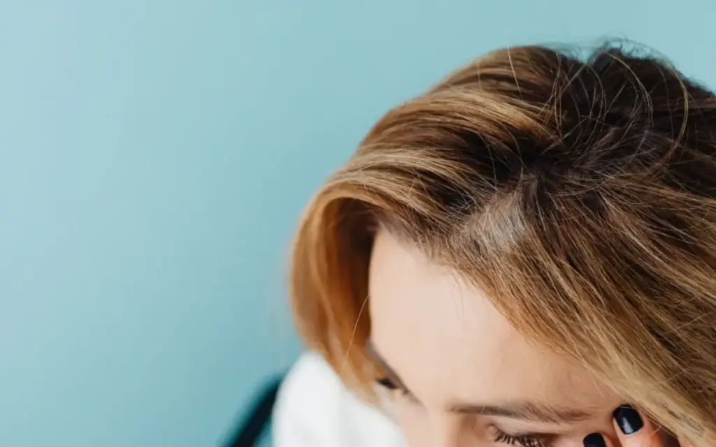 Rambut Rontok Setelah Stres? Simak 5 Cara Menumbuhkan Rambut Kembali Secara Alami Ini