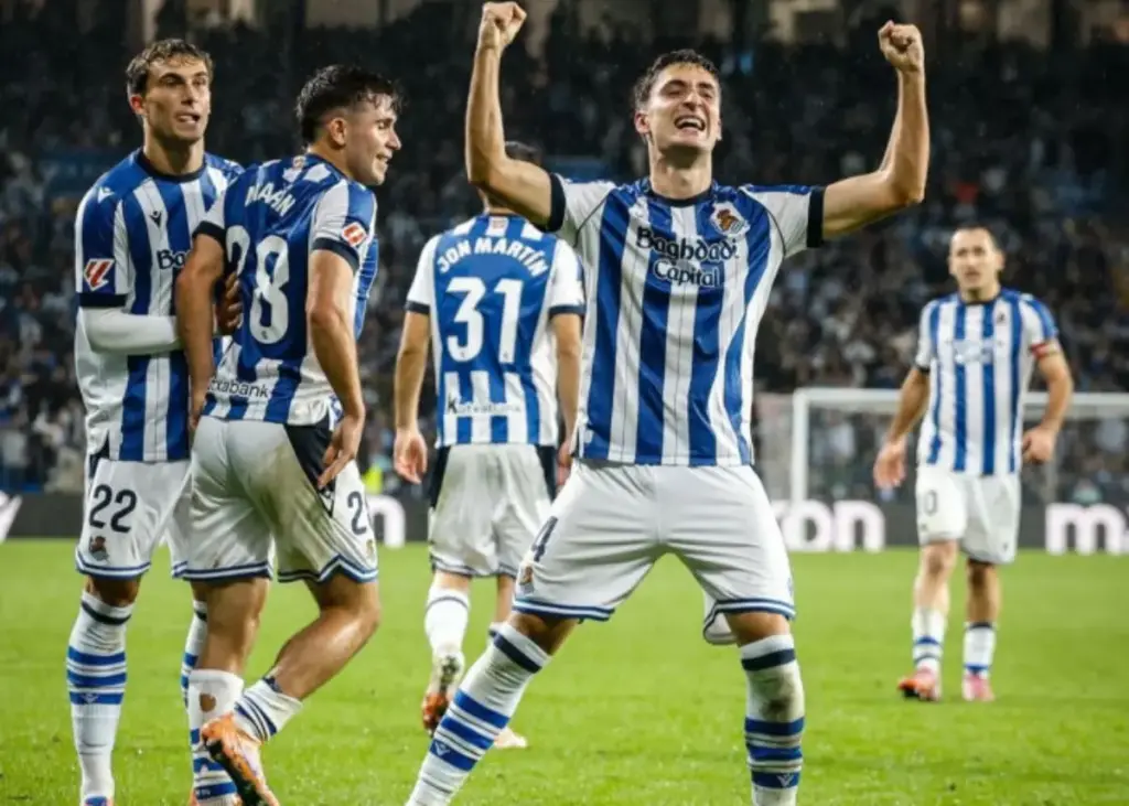 Analisis pertandingan LaLiga antara Espanyol vs Real Oviedo di RCDE Stadium, menampilkan perbandingan posisi k