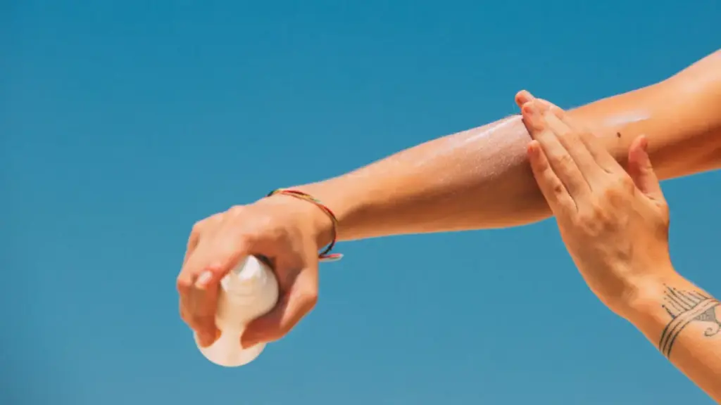 Tips penggunaan skincare setelah terkena sunburn