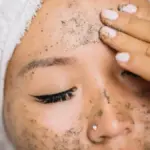 Mitos dan Fakta Eksfoliasi Wajah dan Penanganannya