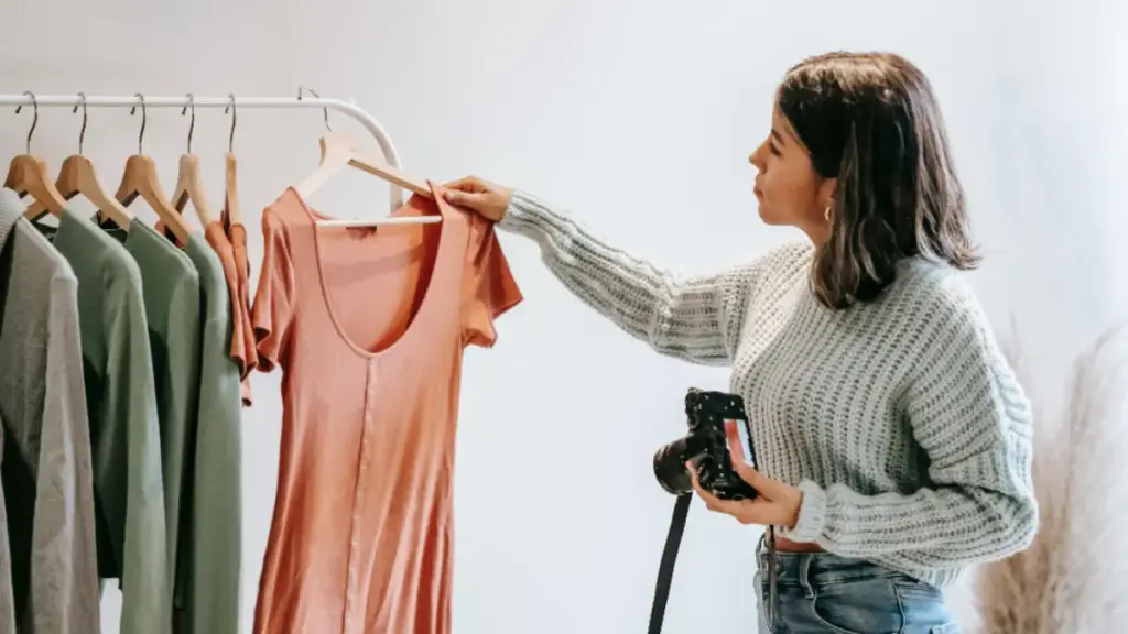 Tetap Styish dan Tidak Membosankan, Terapkan Color Theory Untuk Upgrade Fashion-mu