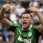 Analisis pertandingan Serie A pekan ke-28 antara Lazio vs Sassuolo, menampilkan statistik head-to-head dan pem