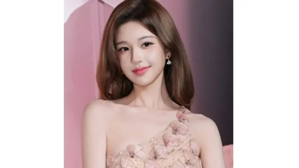 Aktris Zhao Lusi Tampil Anggun di Paris Haute Couture Week 2026, Netizen Terpukau