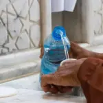 Cegah Dehidrasi Saat Ibadah: Panduan Penting Menjaga Cairan Tubuh di Tengah Cuaca Ekstrem