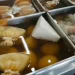 Potret berbagai macam isian oden yang tersaji di hot box
