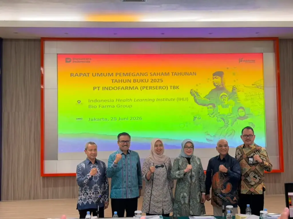 Holding Farmasi