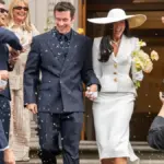Potret Dua Lipa dan Callum Turner dalam acara pernikahannya