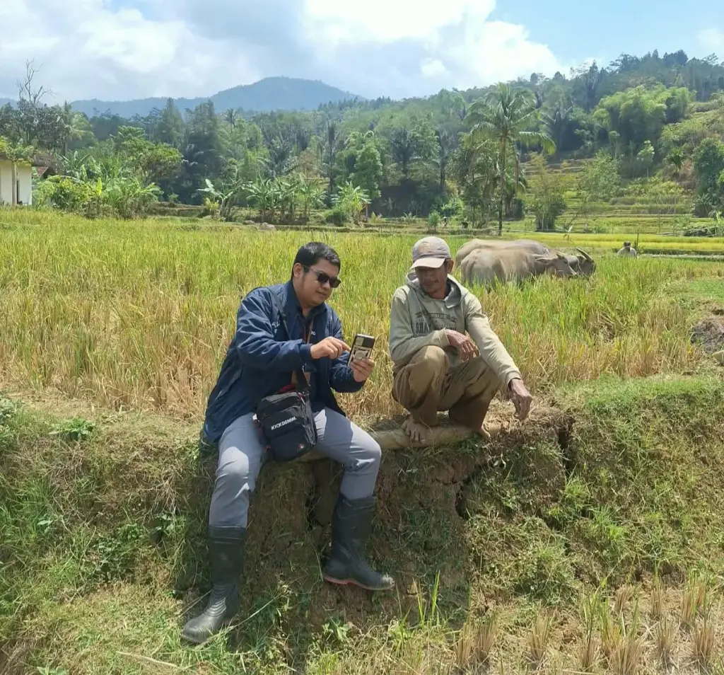 Angga Sumitra, Mantri BRI Unit Banjarwangi, Branch Office Garut