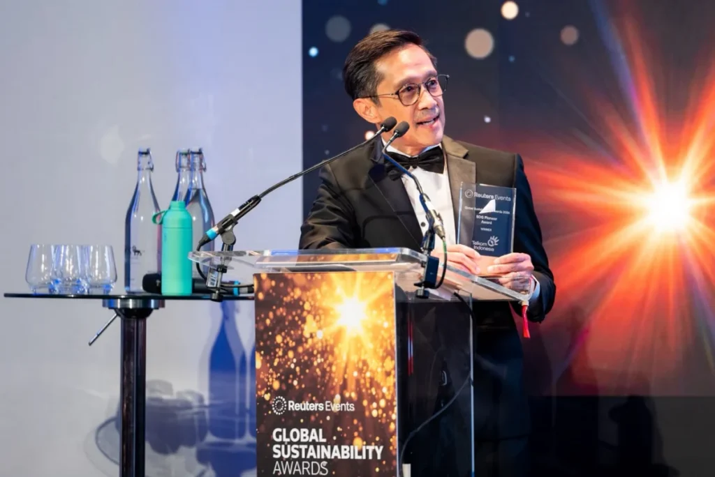 REUTERS AWARD
