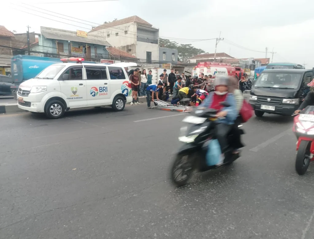 Kecelakaan di Putaran Kewalram Cimanggung, Sumedang,